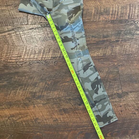 True Religion Jeans Halle Mid Rise Super Skinny Green Camo Distressed Size 26 - Picture 11 of 12